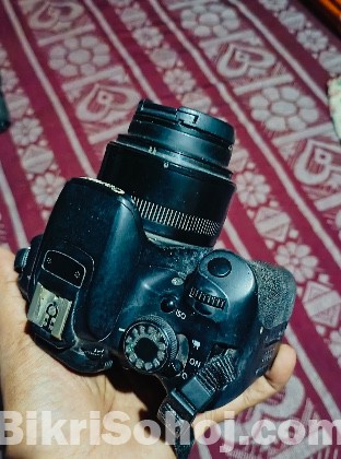 Cannon 700D
